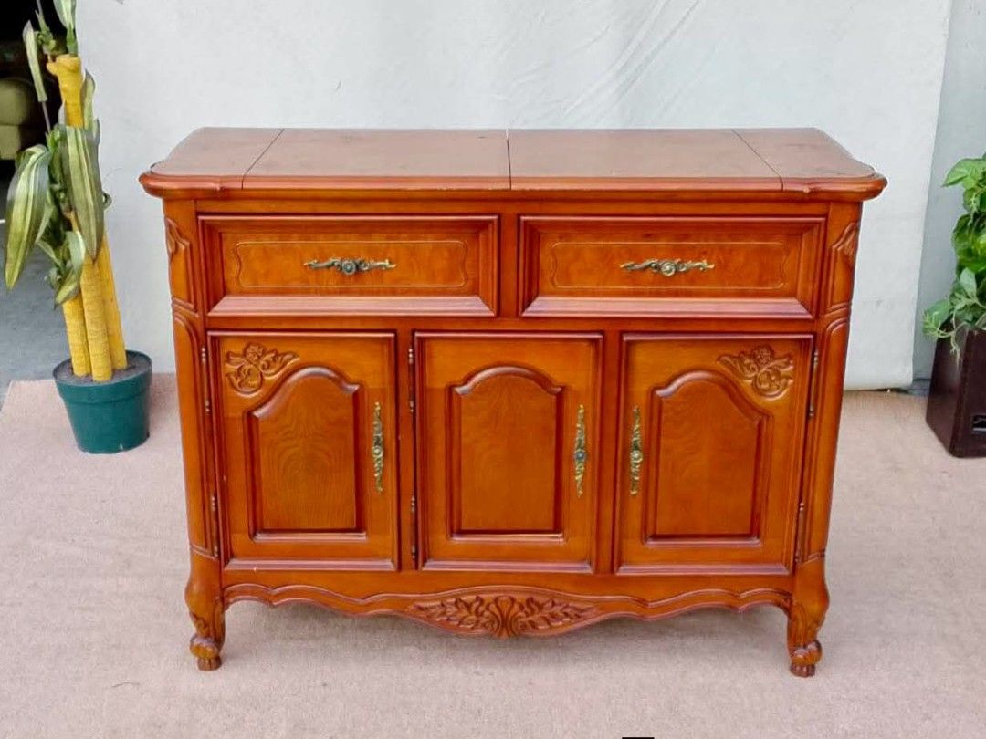 Buffet Cabinet (Category: Shelves, Cabinets & Racks) located in Meycauayan. Submitted by marygracecasimiro (Listing ID 1462509248, Image 1). Description: French Louis XV Style Buffet Table/Console Cabinet Extendable Top 45"L × 18"W x 34'H Php 11,900♥️.