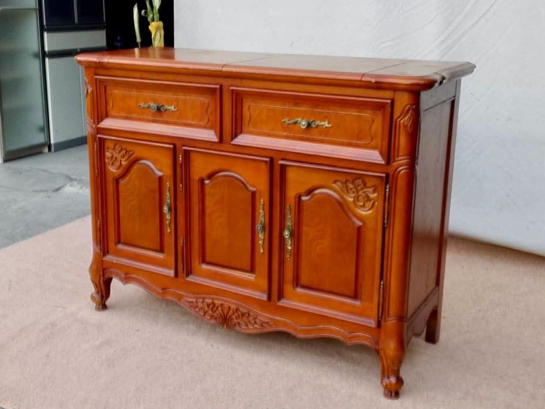 Buffet Cabinet (Category: Shelves, Cabinets & Racks) located in Meycauayan. Submitted by marygracecasimiro (Listing ID 1462509248, Image 3). Description: French Louis XV Style Buffet Table/Console Cabinet Extendable Top 45"L × 18"W x 34'H Php 11,900♥️.