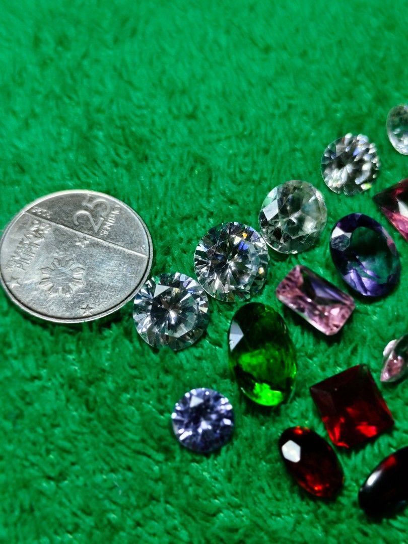 Bulk bundle lot assrtd faceted craft gems (Category: Precious Stones) located in Rizal. Submitted by whitesioma99032 (Listing ID 1462636959, Image 3). Description: 👉42 PCs Assorted faceted craft Gems mixed colors and cuts 👉Selling as bulk not per piece *Disclaimer These did not passed standard natural gemstones testing. 👉Lot Details Total Weight: 16.93Grams Colors: Assorted mix ( Deep Red, Light blue, amethyst purple, light pink, clear white &