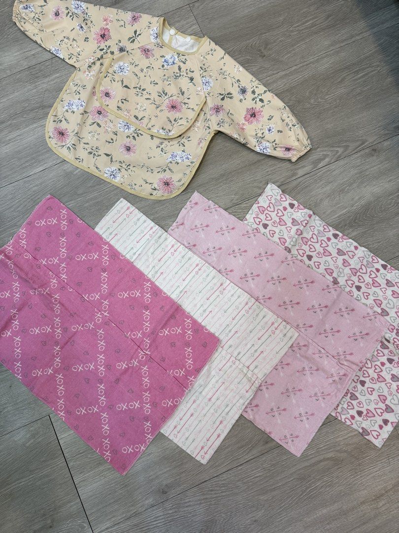 Bundle 250 (burp pads and longsleeve bib) (Category: Babies & Kids Fashion) located in Valenzuela. Submitted by ksprelovedstuffs (Listing ID 1462633878, Image 1). Description: .