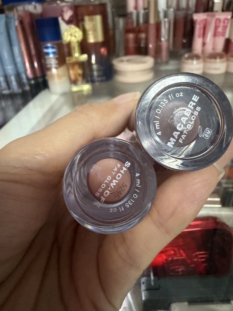 BUNDLE Issy Fat Gloss Macabre / Show Off (Category: Makeup) located in Paranaque City. Submitted by wakeupnmakeup.ph (Listing ID 1462659783, Image 2). Description: Take all Used once With bixes.