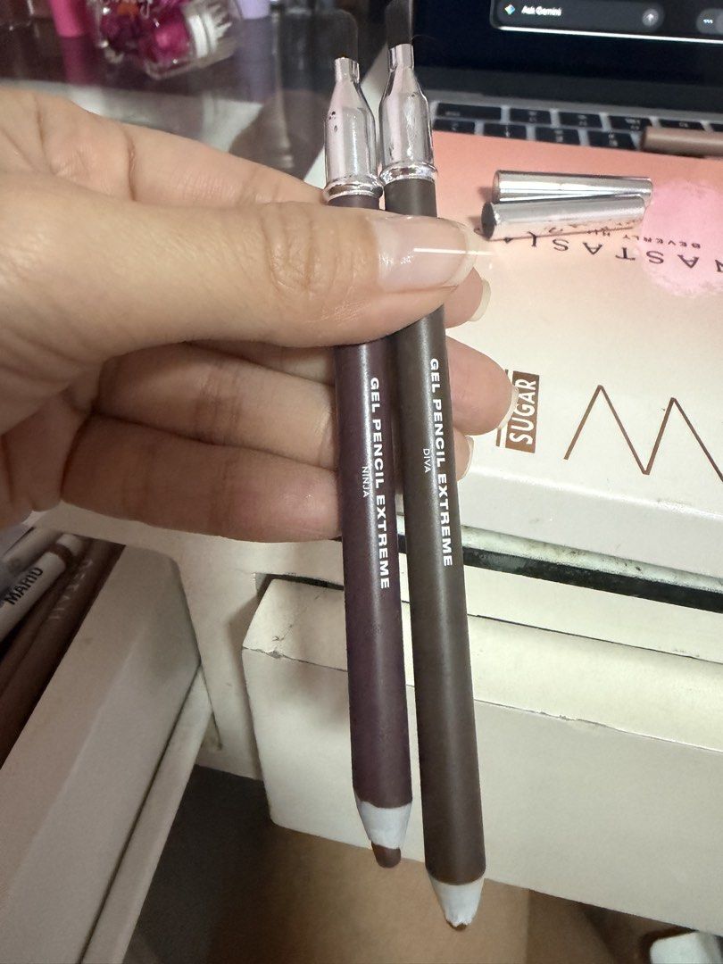 BUNDLE Issy gel liners Diva and Ninja (Category: Makeup) located in Paranaque City. Submitted by wakeupnmakeup.ph (Listing ID 1462664710, Image 2). Description: Take all.