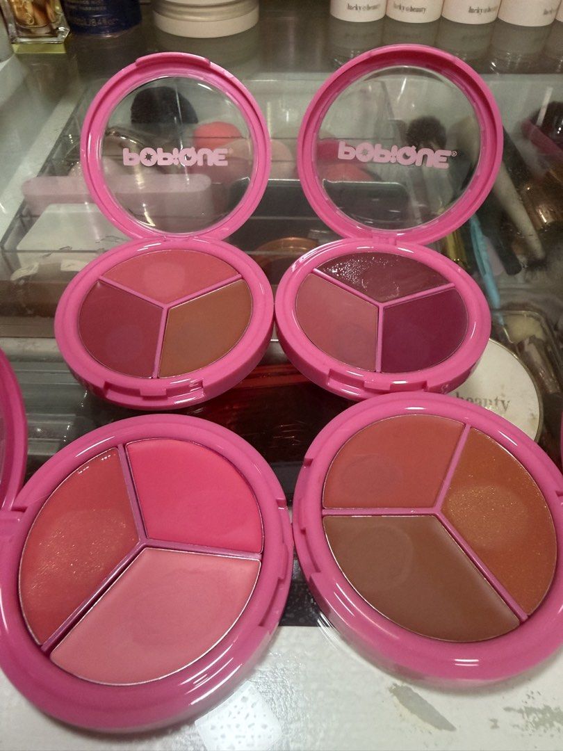 BUNDLE Popique all over multi use palette (Category: Makeup) located in Paranaque City. Submitted by wakeupnmakeup.ph (Listing ID 1462650912, Image 2). Description: Take all Swatched With boxes .