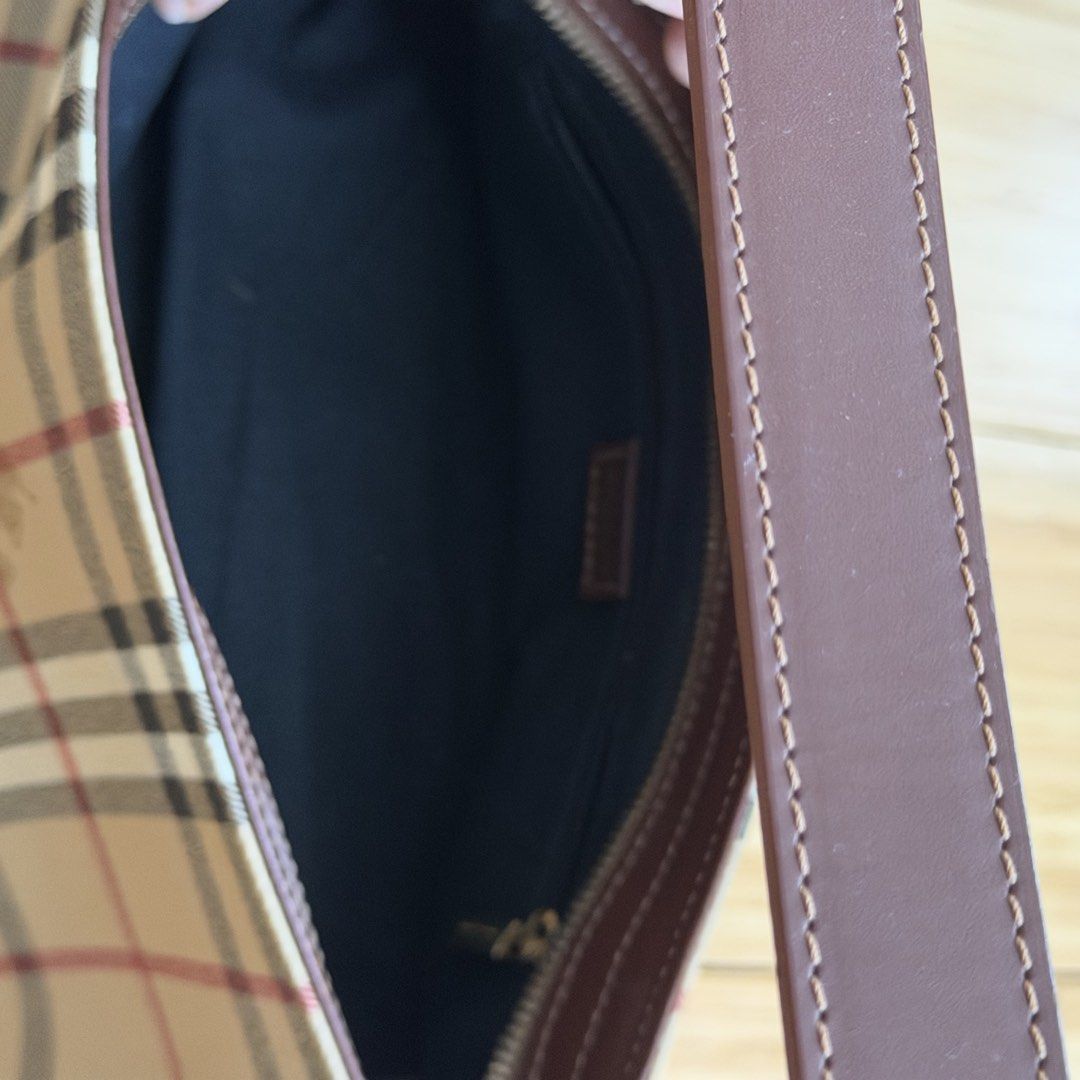 Burberry Nova Check Shoulder Bag (Category: Luxury Bags & Wallets) located in General Santos City (Dadiangas). Submitted by giamaguas (Listing ID 1462558834, Image 2). Description: Still in excellent condition! Bought from Amore Tokyo for ₱23k I can forward the order confirmation email from Amore.