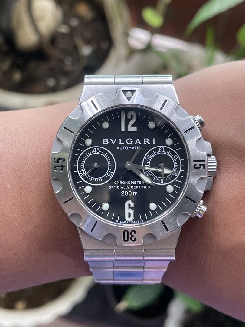 BVLGARI Diagono Chronograph (Category: Luxury Watches) located in Taguig. Submitted by j_watches007 (Listing ID 1462511732, Image 1). Description: Authentic Secondhand ⌚ Bvlgari Diagona Chronograph Chronometer Certified Automatic 200mm Swiss Made SCB 38 S B0 34401 Chronograph Function Black Dial with Luminous Hands & Markers Sapphire Crystal Stainless Steel Case 38mm Stainless Steel Bracelet 7 inch plus wrist size “Watch & Box” DISCLAIMER: IT’S O