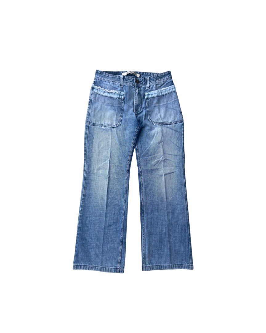 BY ELOQ BOOTCUT JEANS (Category: Jeans) located in El Salvador. Submitted by 00jiroo00 (Listing ID 1462446209, Image 1). Description: BY ELOQ BOOTCUT JEANS Model height 5’8 Dimensions: W - 30 L - 37 T - 12 H - 9 Details: good condition must have signs of usage himulbol minimal heelbites Condition: 8.5/10 Color rate: 9/10 Swipe for more details… 📩 ₱250 📌 Before You Buy: 📃 Please read all item details carefully 📍 Payment-first policy applies ❌ 