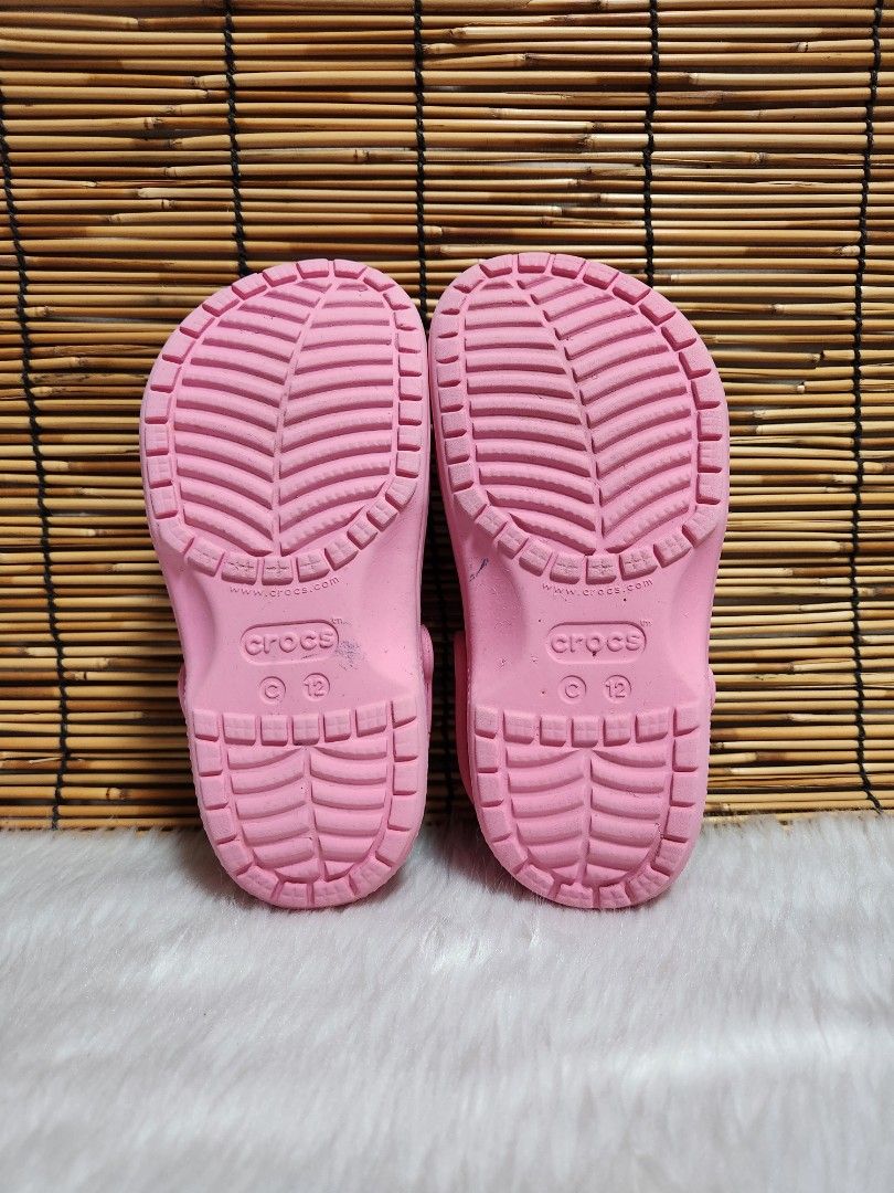 C12- Preloved Original Crocs for kids (Category: Babies & Kids Fashion) located in Navotas City. Submitted by FluffyFeet (Listing ID 1462644794, Image 3). Description: NEW ARRIVAL❗️ This is a PRELOVED ORIGINAL CROCS FOR KIDS❗️ Please manage your expectations ❤️ 📌Strictly MINE NOW, PAY NOW ONLY❗️ (Unless suki na po na maayos kausap at iwas cancellation) 📌You may ask for other photos before placing an order/s STRICTLY NO RETURN, NO EXCHANGE UNLES