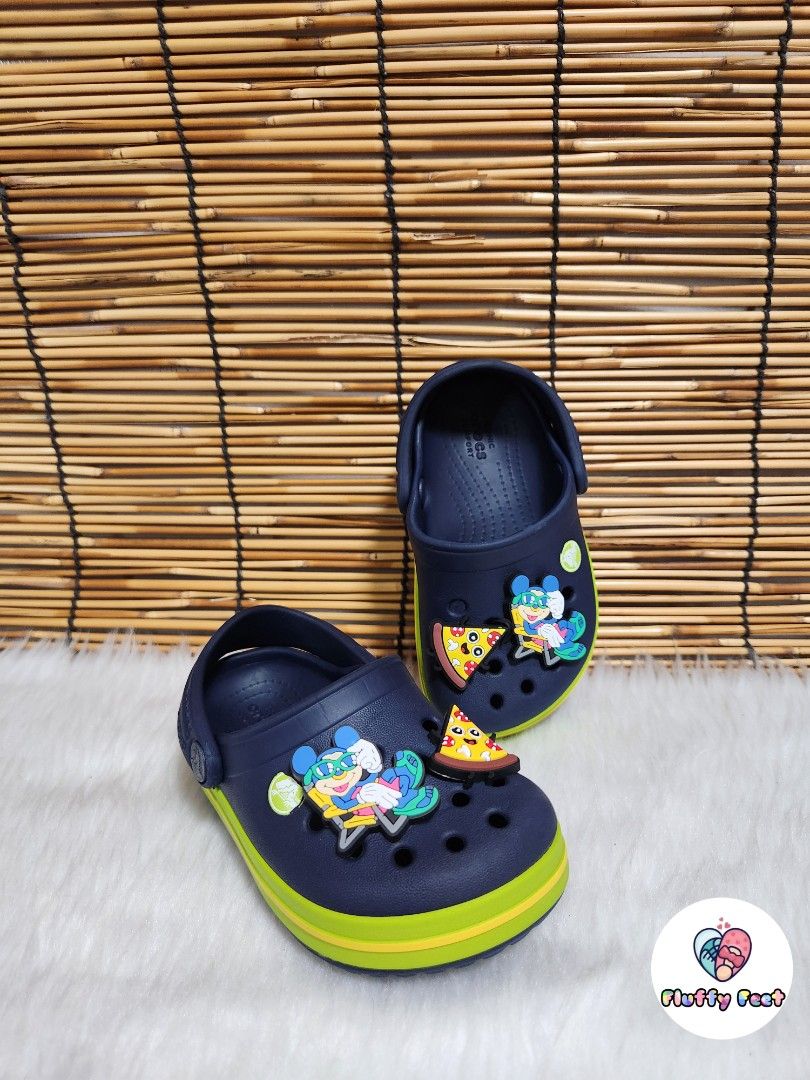C6- Preloved Original Crocs for kids (Category: Babies & Kids Fashion) located in Navotas City. Submitted by FluffyFeet (Listing ID 1462645050, Image 2). Description: NEW ARRIVAL❗️ This is a PRELOVED ORIGINAL CROCS FOR KIDS❗️ Please manage your expectations ❤️ 📌Strictly MINE NOW, PAY NOW ONLY❗️ (Unless suki na po na maayos kausap at iwas cancellation) 📌You may ask for other photos before placing an order/s STRICTLY NO RETURN, NO EXCHANGE UNLESS
