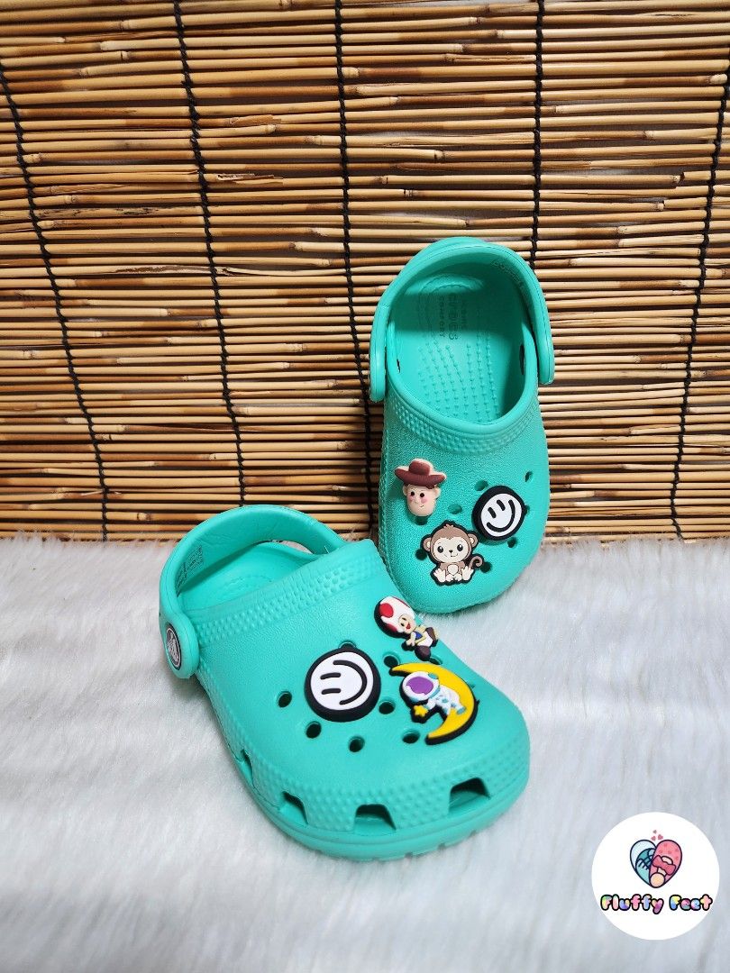 C7- Preloved Original Crocs for kids (Category: Babies & Kids Fashion) located in Navotas City. Submitted by FluffyFeet (Listing ID 1462644631, Image 2). Description: NEW ARRIVAL❗️ This is a PRELOVED ORIGINAL CROCS FOR KIDS❗️ Please manage your expectations ❤️ 📌Strictly MINE NOW, PAY NOW ONLY❗️ (Unless suki na po na maayos kausap at iwas cancellation) 📌You may ask for other photos before placing an order/s STRICTLY NO RETURN, NO EXCHANGE UNLESS