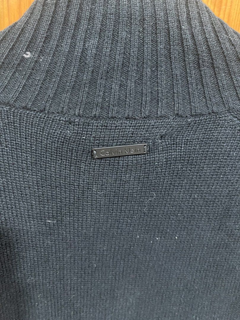 Calvin Klein Knitted Zip (Category: Coats, Jackets and Outerwear) located in Baguio. Submitted by subcode_2600 (Listing ID 1462649420, Image 3). Description: Other details included in the pictures Do not hesitate to message us for questions. Thank you! .