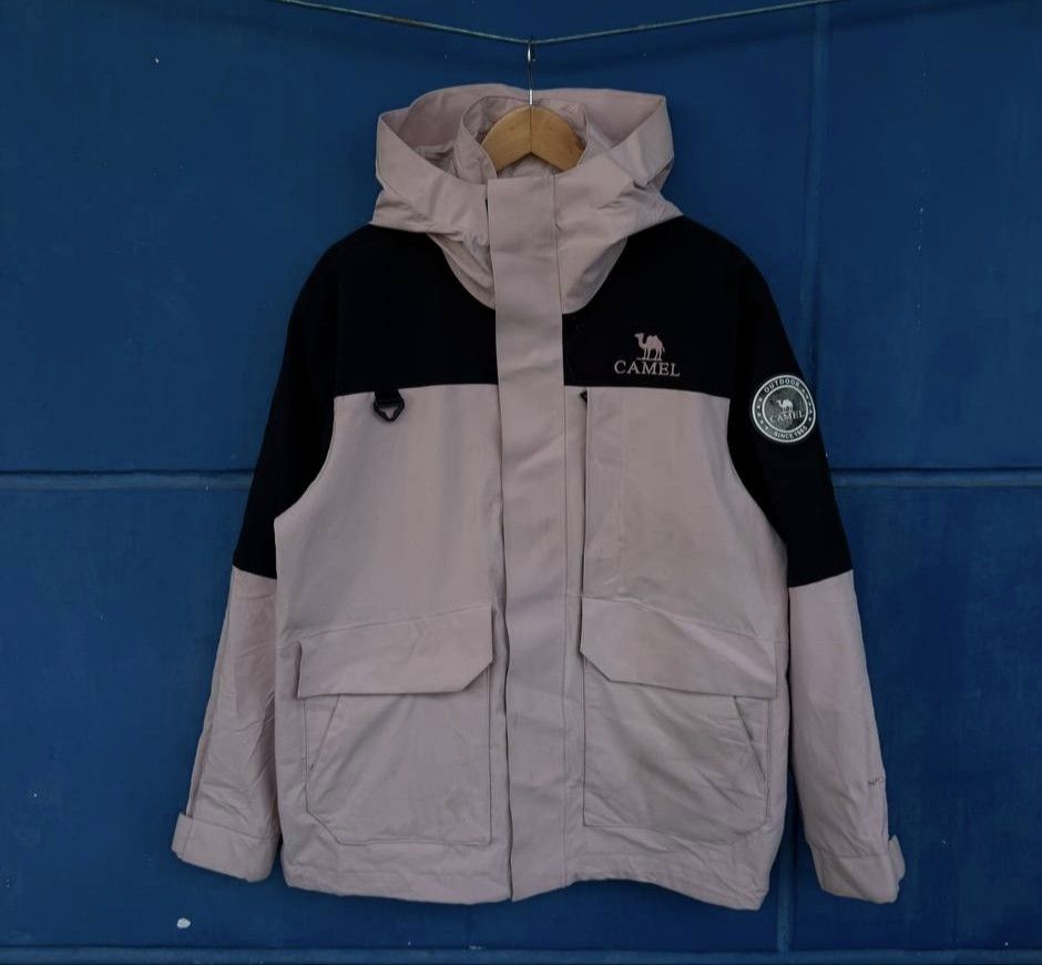 Camel Artic Waterproof Jacket (Category: Coats, Jackets and Outerwear) located in Los Banos. Submitted by thelocals.co (Listing ID 1462673002, Image 2). Description: Camel Artic Waterproof Jacket •width: 23.5 •length: 28 •condition: excellent •flaws: minor stains only • ₱880 free shipping nationwide 💸.