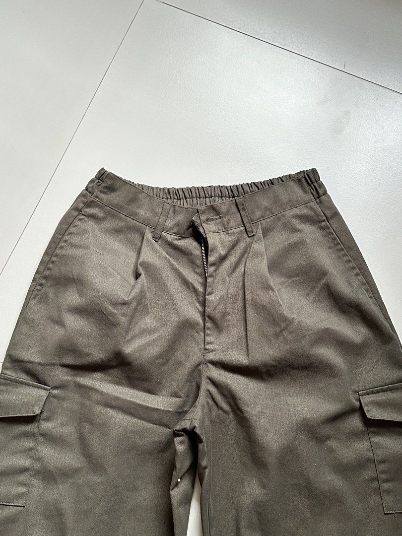 Cargo Pants (Category: Jeans) located in Minalin. Submitted by yzbrn (Listing ID 1462534961, Image 3). Description: Waist: 28-30.