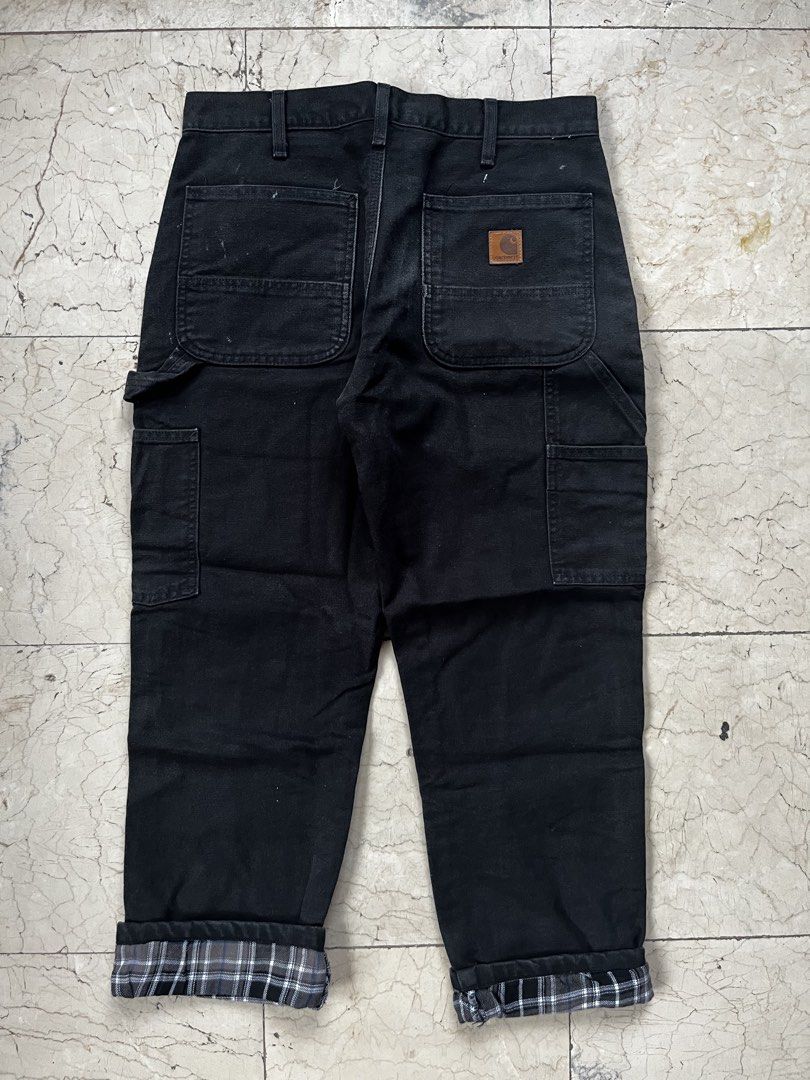 Carhartt B111 BLK (BLACK) (Category: Jeans) located in Pila. Submitted by workwear_vault. (Listing ID 1462613242, Image 1). Description: Issue: Minimal Fadings, and Paint Stain.