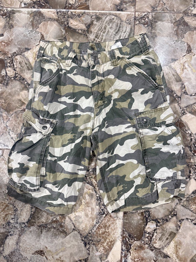 Carhartt camou jorts (Category: Shorts) located in Iloilo. Submitted by thrifttoilo (Listing ID 1462604044, Image 2). Description: 30 waistline Issue check photos.