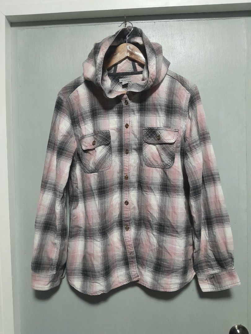 CARHARTT FLANEL WITH HOOD (Category: Hoodies) located in Alburquerque. Submitted by zkethrifter (Listing ID 1462629180, Image 2). Description: Actual dimes 21W x 27L Excellent with issue dm!.