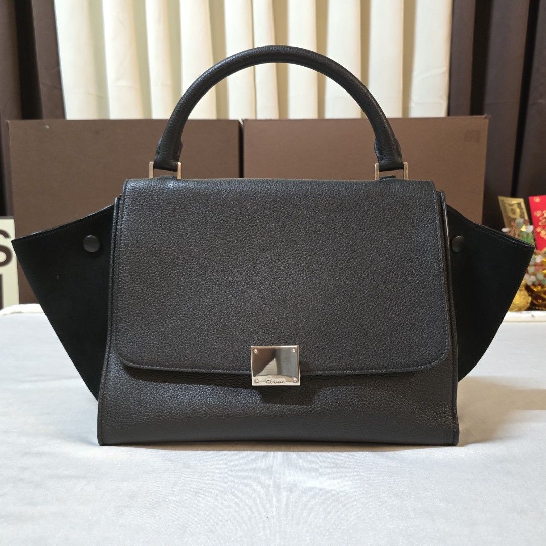 Celine Trapeze Small Black🖤 Shw (Category: Luxury Bags & Wallets) located in Paranaque City. Submitted by kyshei (Listing ID 1462487873, Image 3). Description: 💯legit/orig moneyback guaranteed.