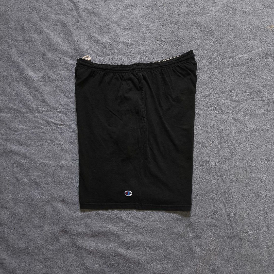 Champion Athletic Sweat Short (Category: Activewear) located in Manila. Submitted by shykes_26 (Listing ID 1462550997, Image 1). Description: Dimensions: Waist: 32-42 Length: 18.5 Hem: 14 Issues: None.