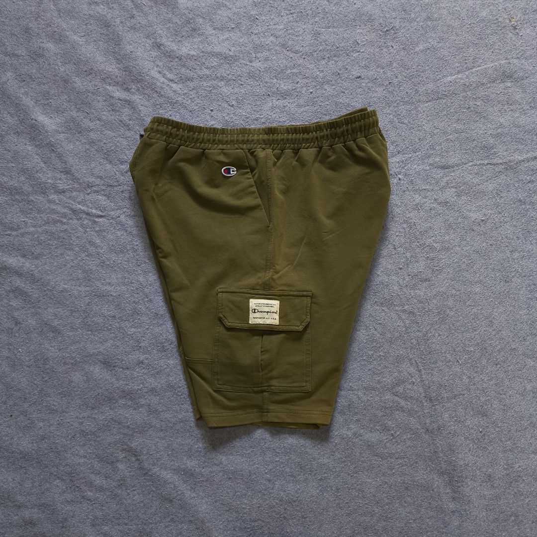 Champion Cargo Sweat Short (Category: Shorts) located in Manila. Submitted by shykes_26 (Listing ID 1462550709, Image 1). Description: Dimensions: Waist: 38-46 Length: 19.5 Hem: 11 Issues: None.