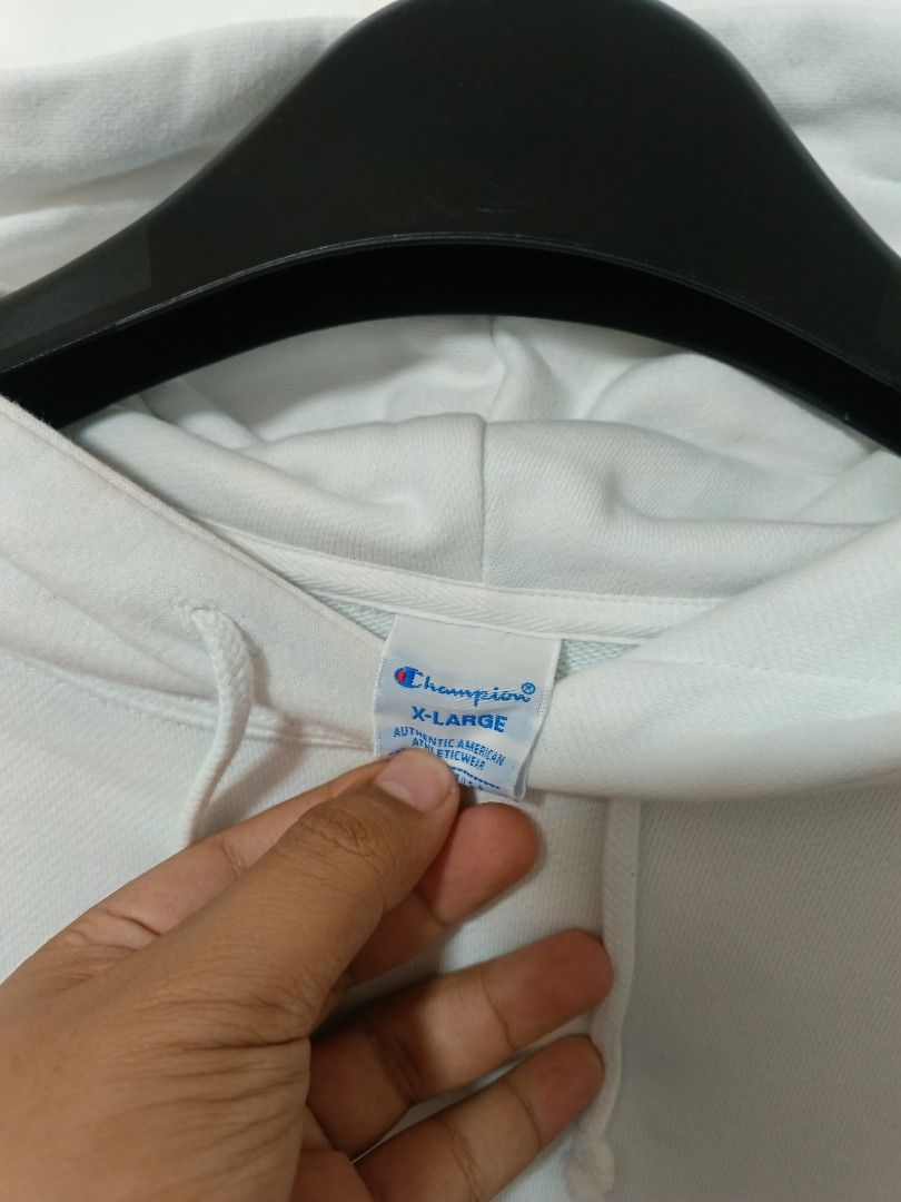 Champion Hoodie (Category: Hoodies) located in Cebu City. Submitted by authenticgrids (Listing ID 1462575867, Image 2). Description: Champ Hoodie Color: White Size: X-Large on Tag Best Fit M- Large Ideal for casual wear Issue/s: None 📥📥📥📥 Dm us for more details ☺️.
