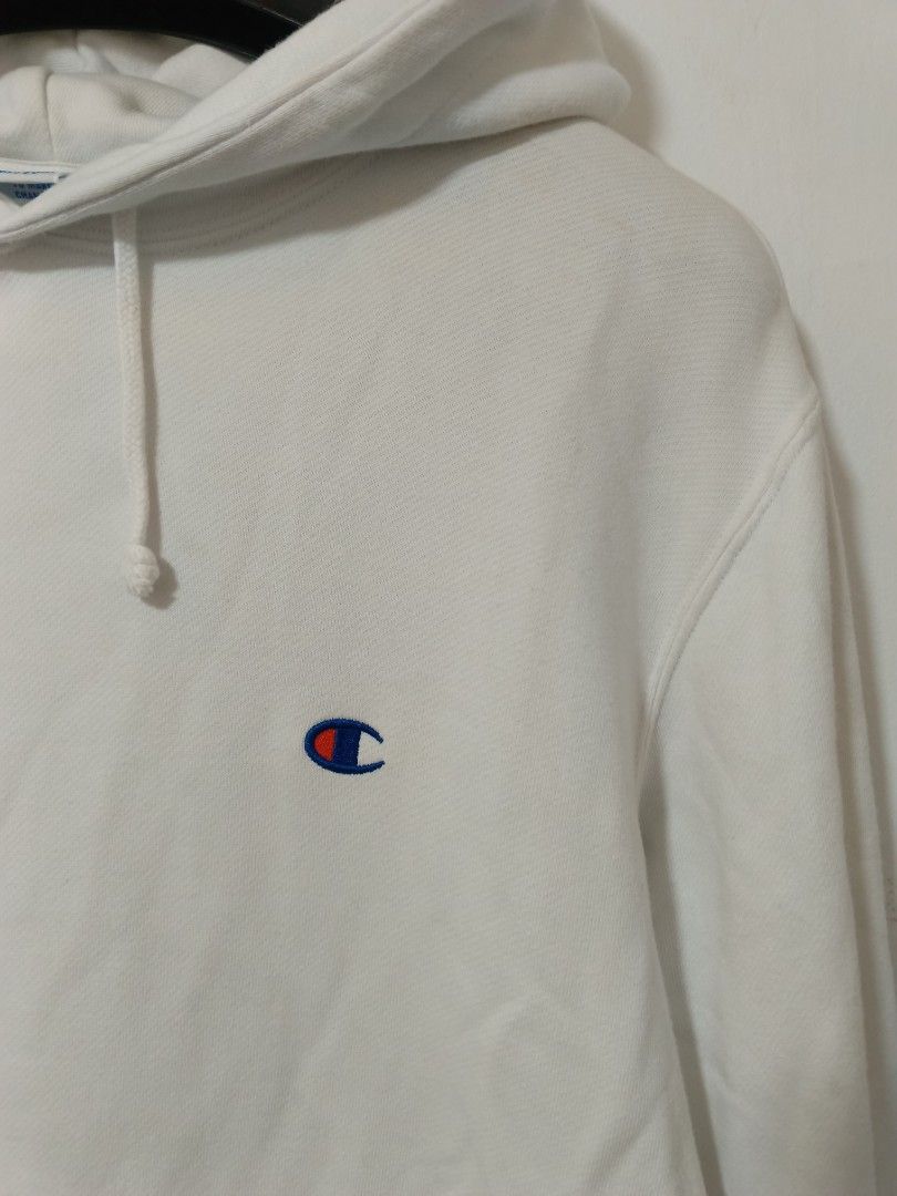 Champion Hoodie (Category: Hoodies) located in Cebu City. Submitted by authenticgrids (Listing ID 1462575867, Image 3). Description: Champ Hoodie Color: White Size: X-Large on Tag Best Fit M- Large Ideal for casual wear Issue/s: None 📥📥📥📥 Dm us for more details ☺️.
