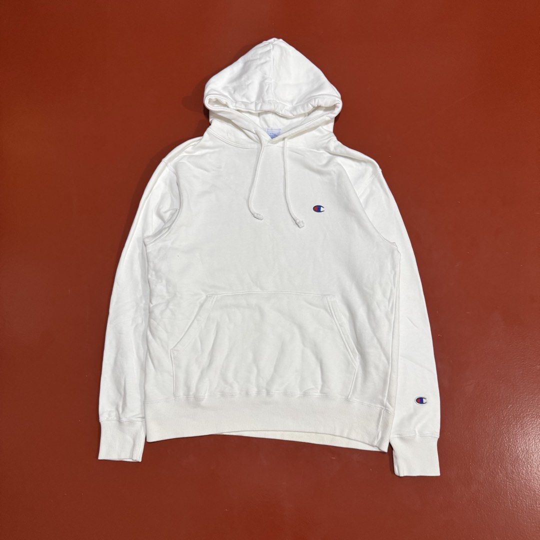 CHAMPION HOODIE (Category: Hoodies) located in Pasig City. Submitted by buzzthrifty (Listing ID 1462619065, Image 1). Description: SIZE S-M MEN M-L WOMEN 21x25 EXCELLENT TO NEW WASH KONTI .