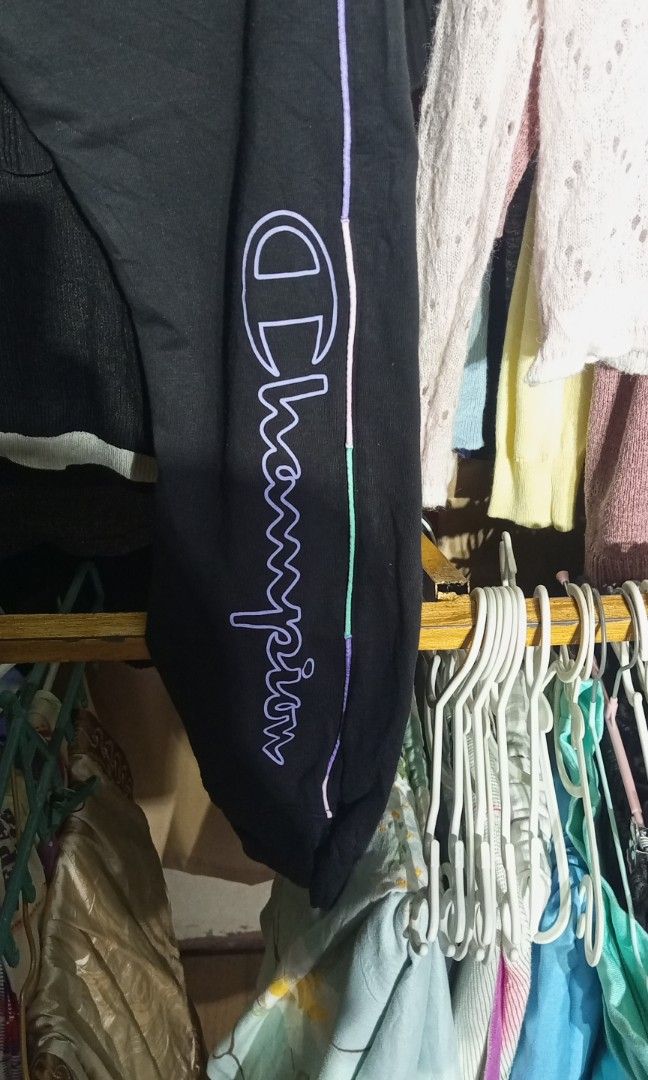 Champion Jogger pants (Category: Joggers) located in Calamba. Submitted by ironjayy050812 (Listing ID 1462566953, Image 3). Description: excellent condition waist - 24 to 34 kasya length - 39.