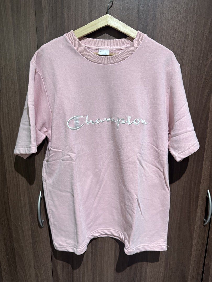 Champion pink tshirt (Category: Shirts) located in Valenzuela. Submitted by shop.spark.joy (Listing ID 1462595257, Image 1). Description: L- 26 in W- 20.