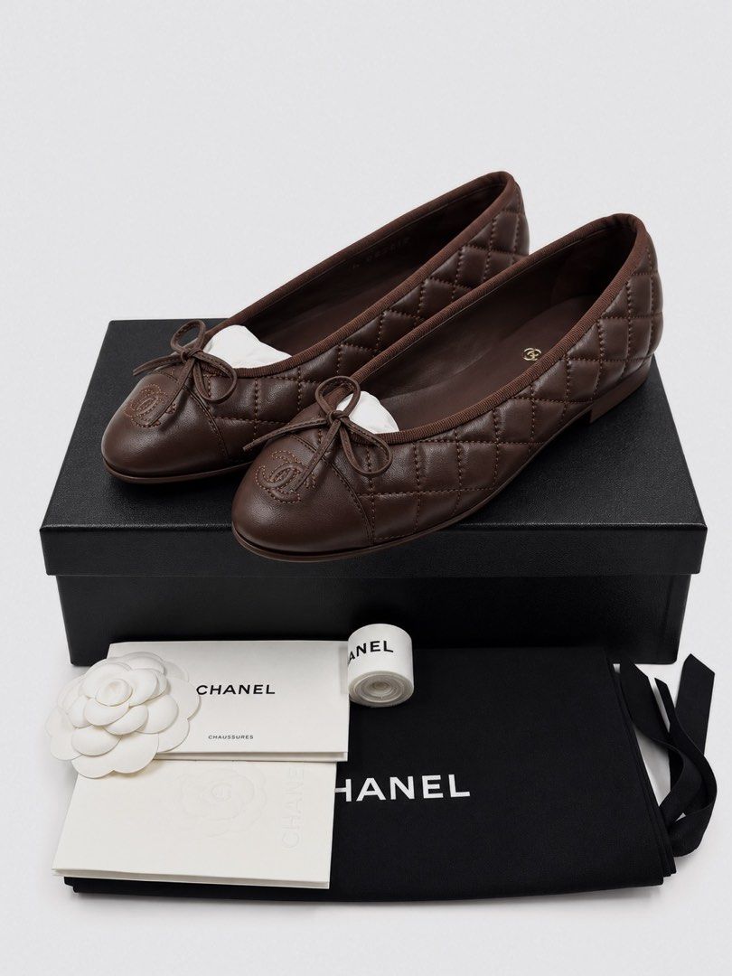 ⚜️Chanel Ballet flats brown (Category: Sneakers & Footwear) located in Makati City. Submitted by 90sangel (Listing ID 1462673781, Image 1). Description: 🤎✨ Chocolate Dreams by CHANEL — timeless quilted ballet flats in the most gorgeous rich brown. Elegant, feminine, and effortlessly chic. A true closet classic! 🩰🤎 •Size: We source •Condition: Excellent! *This includes store dustbag, cards and big paperbag. Price is negotiable depending on the 