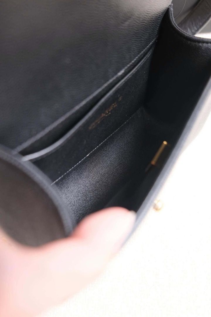 Chanel Le Boy Small ( 2022 code chip ) (Category: Luxury Bags & Wallets) located in Paranaque City. Submitted by minapriveeph (Listing ID 1462527959, Image 3). Description: Size 12 x 20.5 x 8.5cm Gold hardware Black caviar 198000php ( Slightly negotiate ) （ Retail price right now at 6900usd ) Mode of payment : Cash or Transfer Gcash / Ph Bank. Inclusions: Box + Bag + Dustbag + free Entrupy certificate. .