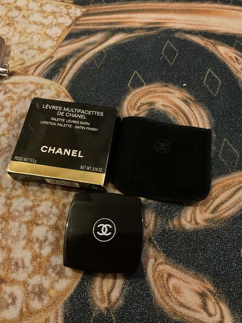 Chanel lipstick palette (Category: Other Accessories) located in Dasmarinas. Submitted by erljapan (Listing ID 1462605418, Image 2). Description: authentic from Japan Chanel lip palette loc Dasma cavite.