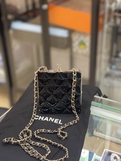 (Category: ) located in . Submitted by ys-luxe.com (Listing ID 1462502093, Image 1). Description: .