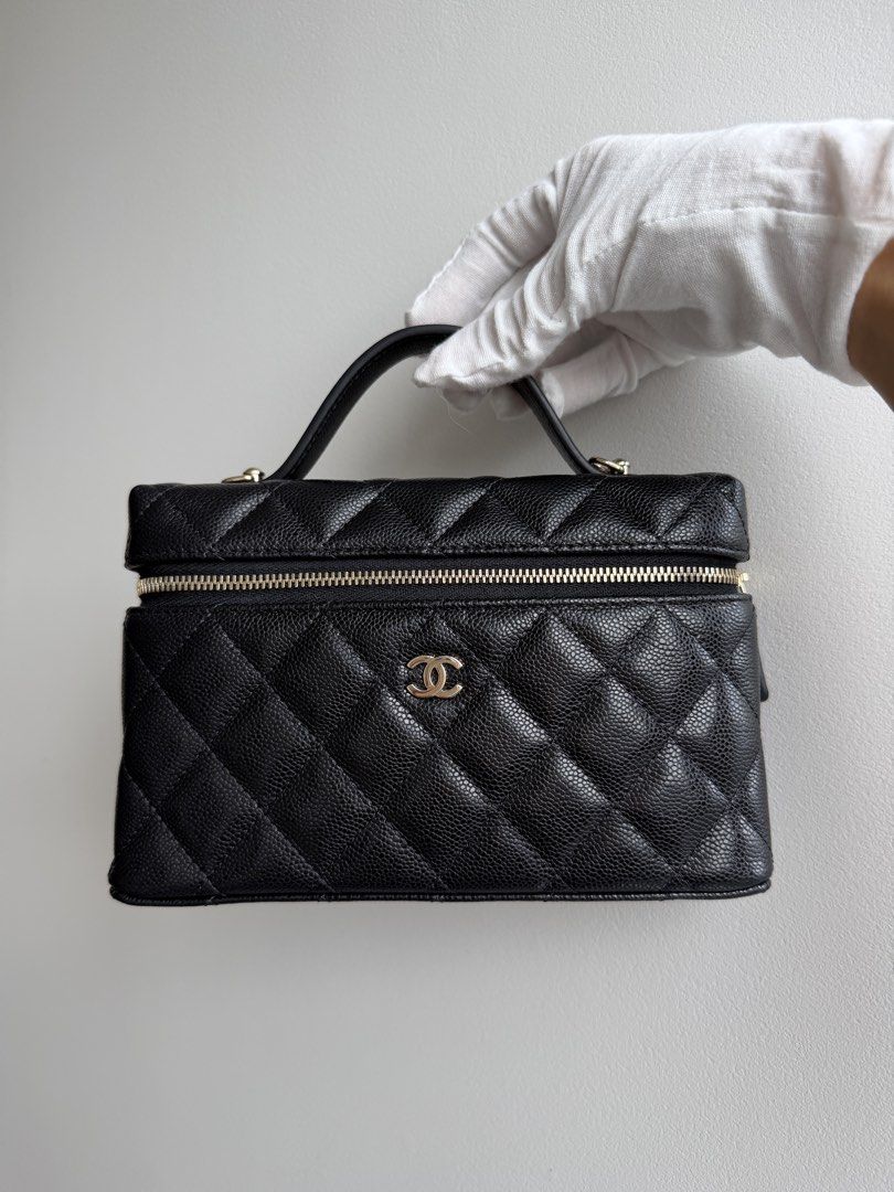 CHANEL VANITY TOP HANDLE (Category: Luxury Bags & Wallets) located in Makati City. Submitted by theladyluxxe (Listing ID 1462471024, Image 2). Description: 𝐎𝐍 𝐇𝐀𝐍𝐃 ✨CHANEL SLIM VANITY BLACK GHW CAVIAR✨ Like New Condition Microchipped Comes with chain strap, box & Entrupy certificate 🏷️ 245k Only! Open for 3 months layaway 260k 💳 MOP: BPI/Bank Transfer/Gcash/Maya/Paypal DISCLAIMER: theladyluxxe is NOT AFFILIATED with any brand posted on th