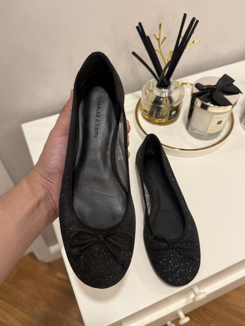 Charles & keith black glittered flat shoes 36 (Category: Flats & Sandals) located in Cavite. Submitted by _solidolo (Listing ID 1462557735, Image 3). Description: .