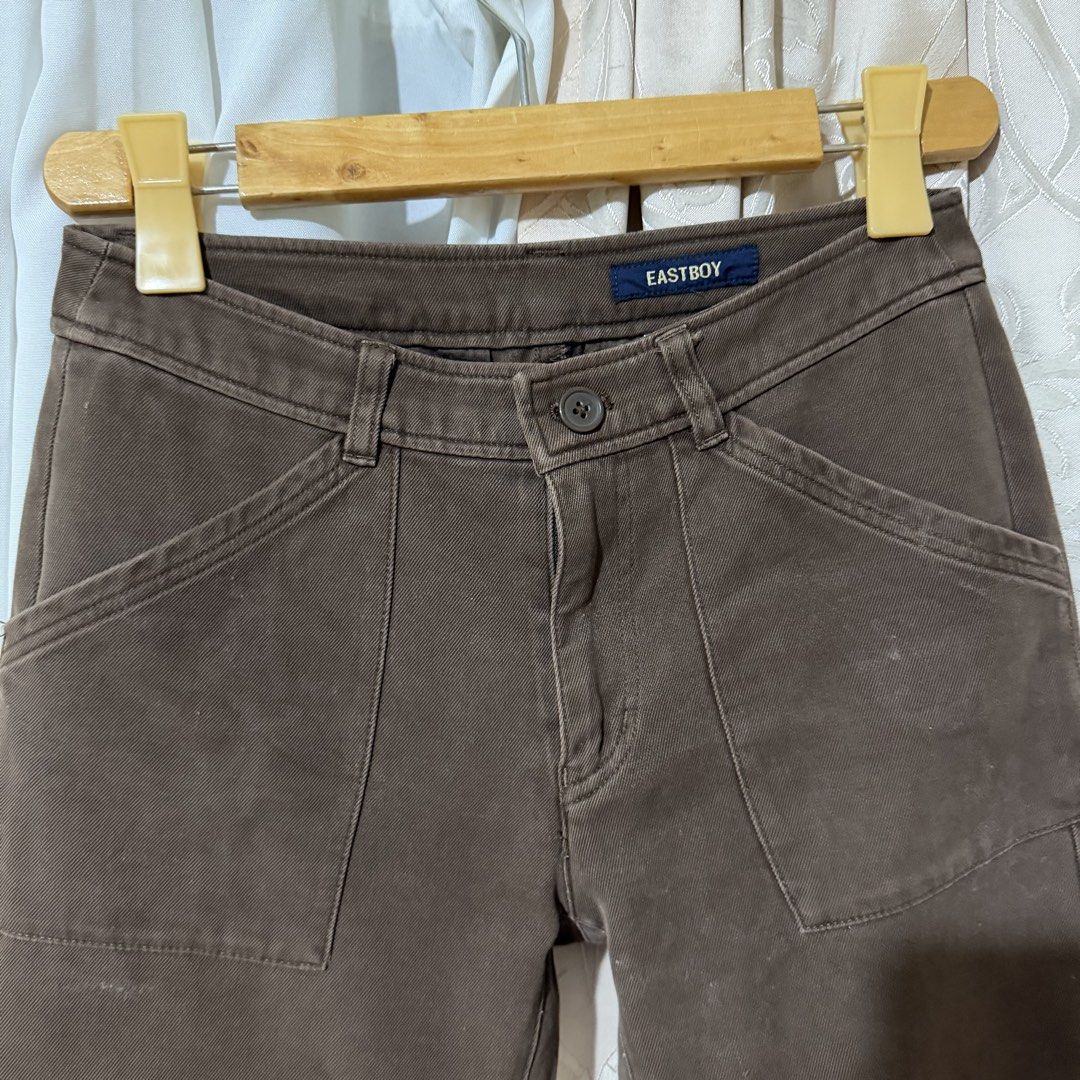 Chocolate Brown Straight Pants Size 23-24 (Category: Jeans) located in Manila. Submitted by arinfinds (Listing ID 1462604646, Image 3). Description: semi mid waist straight cut pants no flaws measurements: - waist 23-24in - length 37in refer to last pic for when worn price is firm .