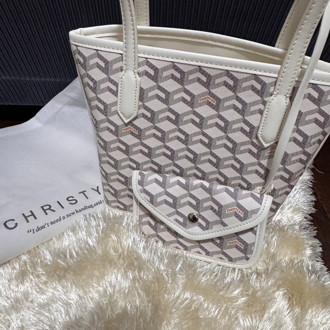 Christ Ng Russo (Category: Tote Bags) located in Manila. Submitted by shophistikadabymariel (Listing ID 1462601478, Image 2). Description: Christy Ng Russo Small White Morror Copy Super Cute nito gets nyo na🤍 Rfs: Decluttering .