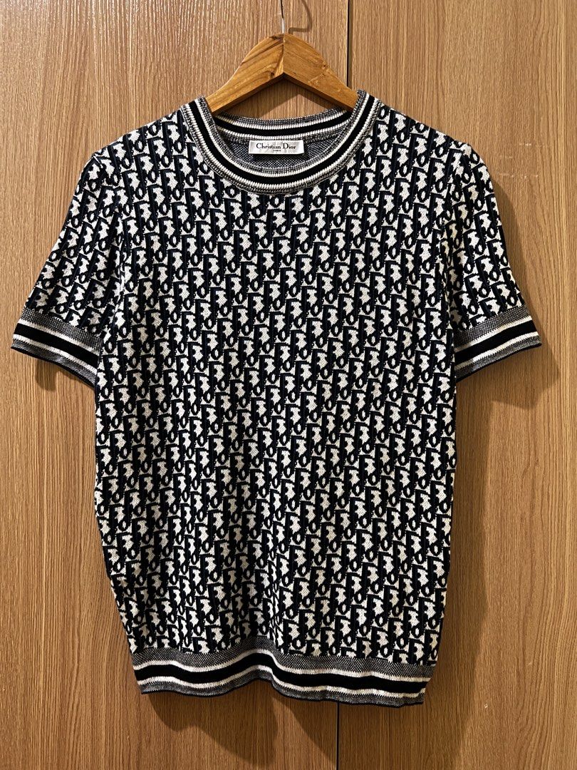 CHRISTIAN DIOR MONOGRAM KNITTED (Category: Luxury Apparel) located in Davao. Submitted by walkinwardrobe063 (Listing ID 1462636233, Image 1). Description: CHRISTIAN DIOR MONOGRAM KNITTED SIZE: Medium No issue Asnew condition .