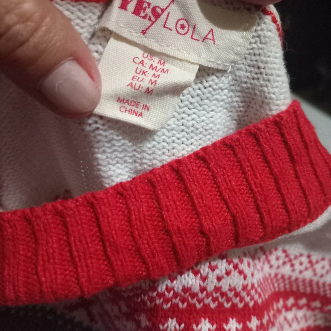 Christmas pull up sweater (Category: Others Tops) located in Angono. Submitted by thrifted.fashionshop (Listing ID 1462637201, Image 3). Description: Fit - medium / large *knitted <NO ISSUES / FLAWS> <COLORS MAY VARY DUE TO LIGHTING> MOD : Gcash only COURIER : Jnt / Lalamove.