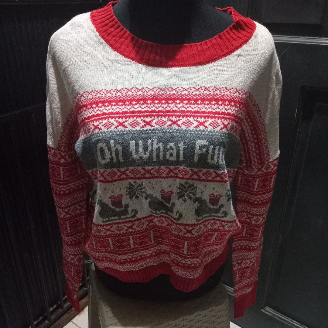 Christmas pull up sweater (Category: Others Tops) located in Angono. Submitted by thrifted.fashionshop (Listing ID 1462637201, Image 1). Description: Fit - medium / large *knitted <NO ISSUES / FLAWS> <COLORS MAY VARY DUE TO LIGHTING> MOD : Gcash only COURIER : Jnt / Lalamove.