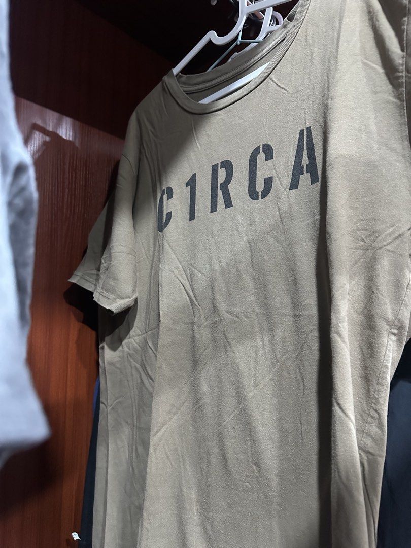CIRCA T-Shirt Size XL (Category: Tshirts & Polo Shirts ) located in Calamba. Submitted by treb_c (Listing ID 1462563343, Image 1). Description: - Brown CIRCA t-shirt - Size XL - Large logo print on front - Comfortable material - Ideal for casual wear Calamba area Rfs: decluttering.