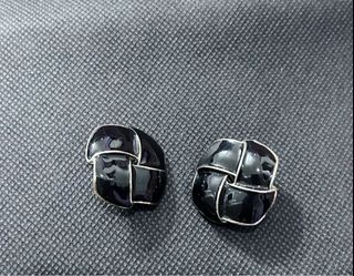 (Category: ) located in . Submitted by cestparfaitvintagejewelries (Listing ID 1462474464, Image 1). Description: .