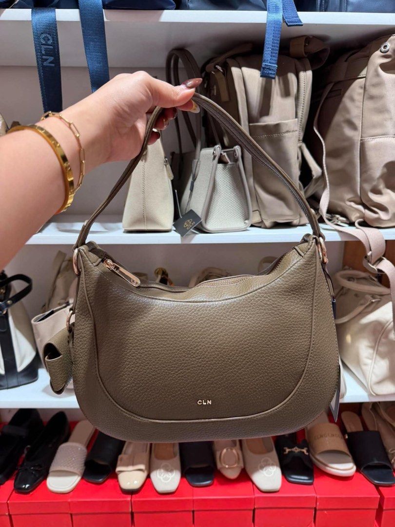 CLN MALL PULLOUT BAGD (Category: Shoulder Bags) located in Dagupan City. Submitted by maryennie (Listing ID 1462520451, Image 2). Description: CLN MALL PULLOUT WITH FREE PAPERBAG 🛍️ ₱2,500 TERMS AND CONDITIONS: RETURNS, REFUNDS & EXCHANGES • No returns, refunds, or exchanges due to sizing concerns or change of mind. • Returns, refunds, or exchanges are only accepted for incorrect missing item (s). • A complete unboxing video (starting from the u