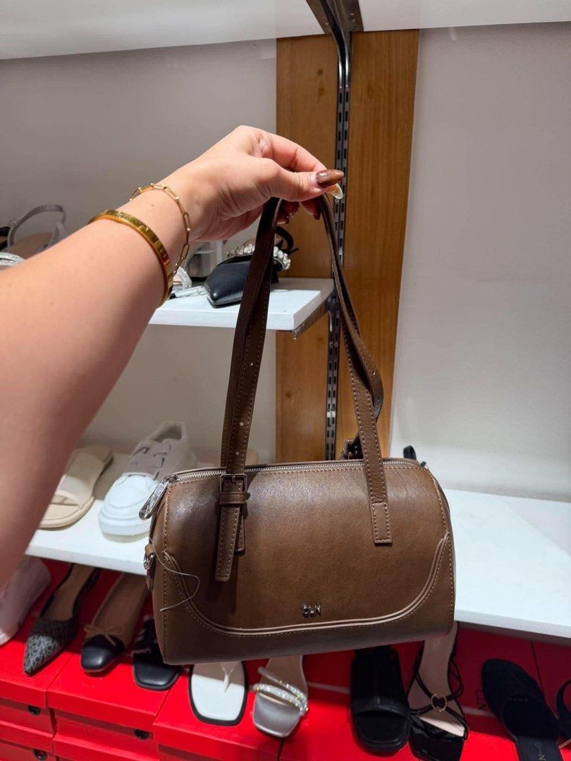 CLN MALL PULLOUT BAGS (Category: Shoulder Bags) located in Dagupan City. Submitted by maryennie (Listing ID 1462521457, Image 2). Description: CLN MALL PULLOUT😍 WITH FREE PAPERBAG 🛍️ ₱2,500 TERMS AND CONDITIONS: RETURNS, REFUNDS & EXCHANGES • No returns, refunds, or exchanges due to sizing concerns or change of mind. • Returns, refunds, or exchanges are only accepted for incorrect missing item (s). • A complete unboxing video (starting from the