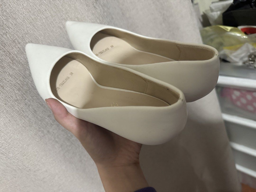 CLN White Pointed Toe Heels Size 38 (Category: Heels) located in Manila. Submitted by heath2600 (Listing ID 1462596412, Image 3). Description: - Brand: CLN - Style: White pointed toe heels (classic pumps) - Size: 38 - Origin: Made in Thailand - Occasion: Perfect for work or dressing up an outfit - Heel Height: Moderate - Condition: Clean and ready for a new home.