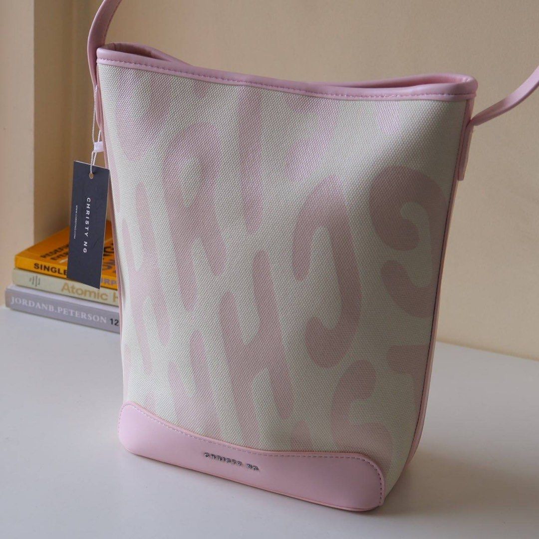 CNG LOGO BUCKET BAG (Category: Shoulder Bags) located in Manila. Submitted by mypshopp (Listing ID 1462468826, Image 3). Description: 💯🇻🇳vietnam qua Complete inclusion with ppbag.