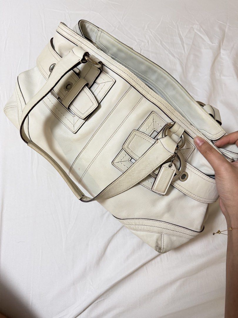 Coach Hampton 1941 (Category: Luxury Bags & Wallets) located in Bulacan. Submitted by milobearrr (Listing ID 1462545532, Image 1). Description: Coach Hampton 1941 Bag .