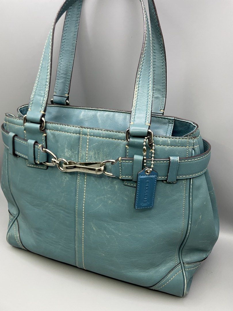COACH HAMPTON SHOULDER BAG (Category: Shoulder Bags) located in Bulacan. Submitted by ridersthrift_ph (Listing ID 1462532216, Image 2). Description: Authentic In Great Condition Sign of usage check flicks for details Gcash Payment Bulacan 📍.