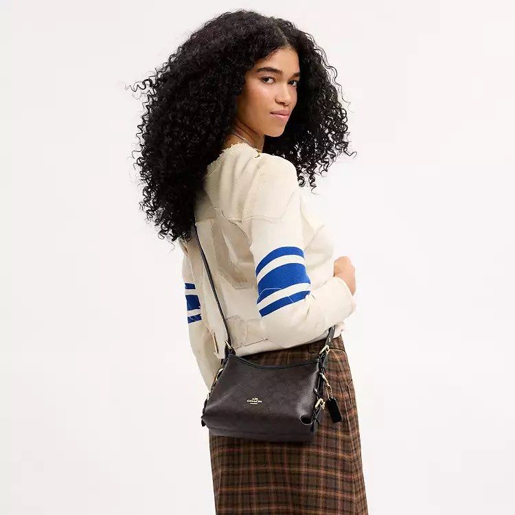 Coach Laurel Shoulder Bag 22 with Buckles 💖 (Category: Shoulder Bags) located in Manila. Submitted by the.real.love.elle (Listing ID 1462443103, Image 1). Description: .