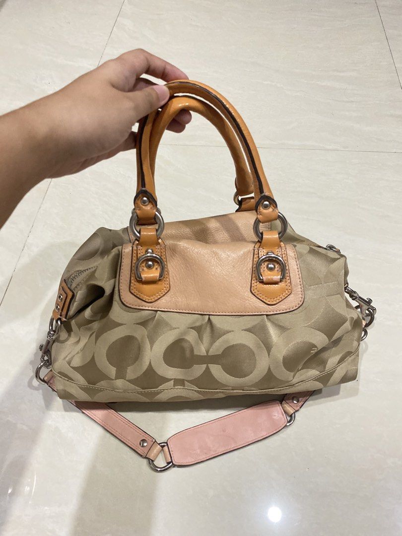 Coach Madison 2-Way Bag (Category: Shoulder Bags) located in San Pedro. Submitted by declutterbymb (Listing ID 1462628239, Image 3). Description: - 9/10 condition - no major flaws - super good pa - see photos for details ‼️Payment First 📍San Pedro, Laguna 🚚 J&T or Lalamove .