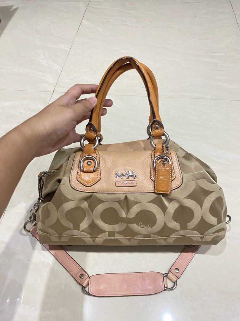 Coach Madison 2-Way Bag (Category: Shoulder Bags) located in San Pedro. Submitted by declutterbymb (Listing ID 1462628239, Image 1). Description: - 9/10 condition - no major flaws - super good pa - see photos for details ‼️Payment First 📍San Pedro, Laguna 🚚 J&T or Lalamove .