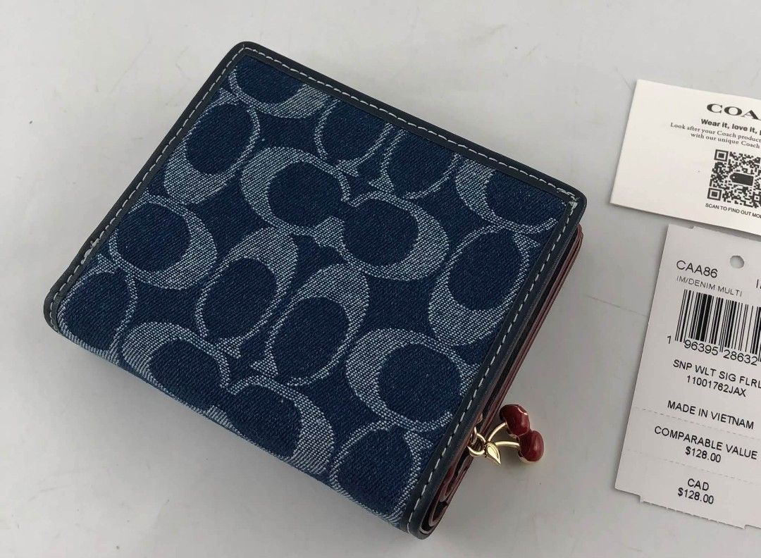 Coach Snap Wallet in Denim (Category: Wallets & Card holders) located in Manila. Submitted by msddirectfactoryoutlet (Listing ID 1462636032, Image 3). Description: US Grade 100%.